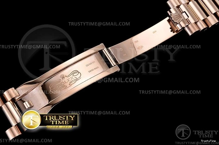 1202 RDD0223A – DayDate 36mm Packable 702